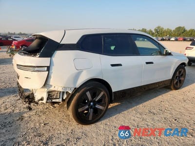 Trzecie zdjęcie samochodu z tyłu: 2025 BMW IX XDRIVE50 VIN:WB523CF08SCS46185 - miniatura