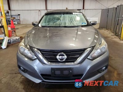 Piąte zdjęcie samochodu w środku: 2016 NISSAN ALTIMA 2.5 SR VIN:1N4AL3AP0GC262785 - miniatura