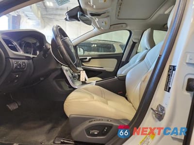 Zdjęcie 7 z 12 samochodu: 2017 VOLVO S60 VIN:YV126MFL8H2436993 - miniatura