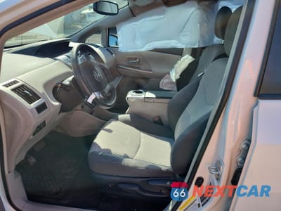 Zdjęcie 7 z 12 samochodu: 2015 TOYOTA PRIUS V VIN:JTDZN3EUXFJ029238 - miniatura