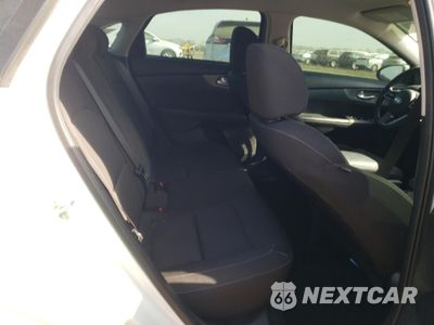 Zdjęcie 10 z 13 samochodu: 2019 KIA FORTE FE VIN:3KPF24AD4KE044767 - miniatura