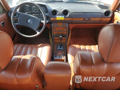 Zdjęcie 8 z 12 samochodu: 1982 MERCEDES-BENZ 300 DT VIN:WDBAB33A5CB003942 - miniatura
