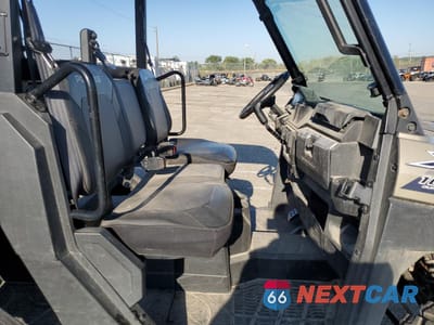 Piąte zdjęcie samochodu w środku: 2020 POLARIS RANGER CREW XP 1000 PREMIUM VIN:4XARSE999L8045001 - miniatura