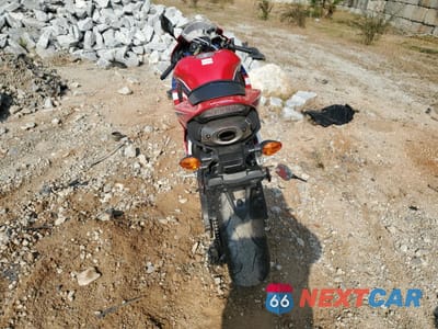 Czwarte zdjęcie samochodu z boku: 2021 HONDA CBR600 RR VIN:JH2PC40J9MK700669 - miniatura
