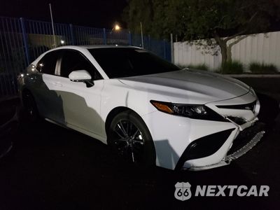 Czwarte zdjęcie samochodu z boku: 2023 TOYOTA CAMRY SE NIGHT SHADE VIN:4T1G11AK6PU807459 - miniatura