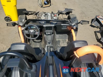 Zdjęcie 6 z 10 samochodu: 2022 POLARIS SLINGSHOT SLR VIN:57XAAFHB8N8148200 - miniatura