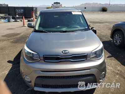 Piąte zdjęcie samochodu w środku: 2019 KIA SOUL + VIN:KNDJP3A50K7013840 - miniatura