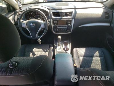 Zdjęcie 8 z 12 samochodu: 2017 NISSAN ALTIMA 2.5 VIN:1N4AL3AP0HN328581 - miniatura