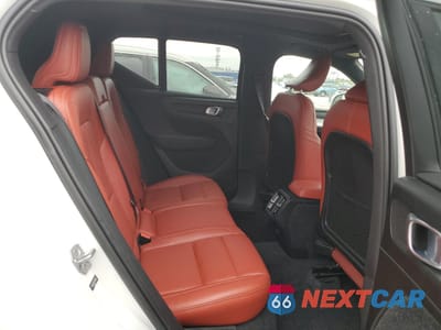 Zdjęcie 10 z 13 samochodu: 2019 VOLVO XC40 T5 MOMENTUM VIN:YV4162UK1K2101434 - miniatura