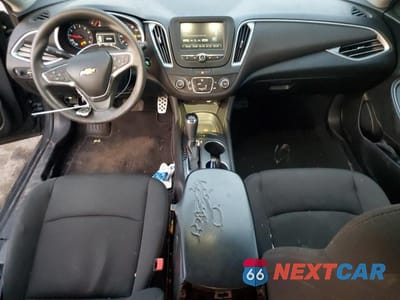 Zdjęcie 8 z 12 samochodu: 2017 CHEVROLET MALIBU LS VIN:1G1ZB5ST7HF118490 - miniatura