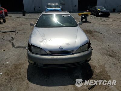 Piąte zdjęcie samochodu w środku: 1997 LEXUS ES 300 VIN:JT8BF22G9V5000004 - miniatura