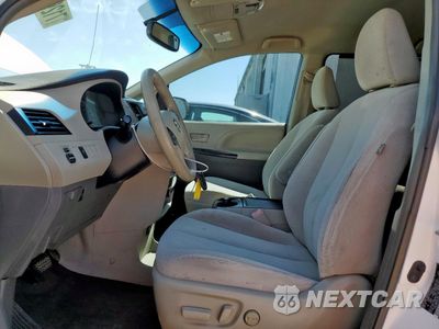Zdjęcie 7 z 13 samochodu: 2014 TOYOTA SIENNA LE VIN:5TDKK3DCXES434276 - miniatura