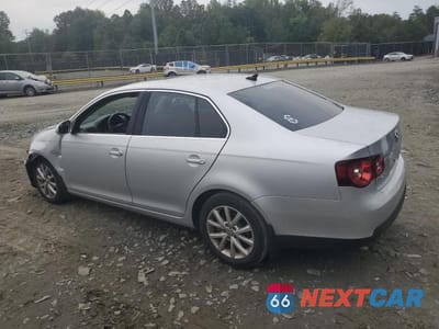 Drugie zdjęcie samochodu z przodu: 2010 VOLKSWAGEN JETTA SE VIN:3VWRZ7AJ4AM045418 - miniatura