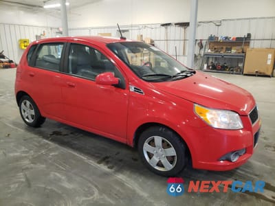 Czwarte zdjęcie samochodu z boku: 2010 CHEVROLET AVEO LS VIN:KL1TD6DE3AB106689 - miniatura