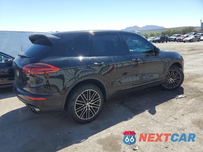 Trzecie zdjęcie samochodu z tyłu: 2018 PORSCHE CAYENNE S VIN:WP1AB2A21JLA60345 - miniatura