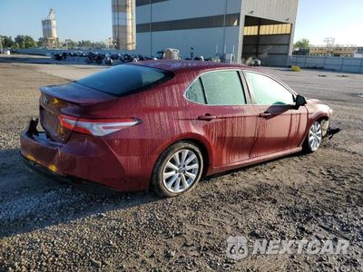 Trzecie zdjęcie samochodu z tyłu: 2018 TOYOTA CAMRY L VIN:4T1B11HK4JU526669 - miniatura