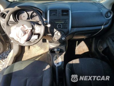 Zdjęcie 8 z 14 samochodu: 2014 NISSAN VERSA S VIN:3N1CN7AP3EL834862 - miniatura