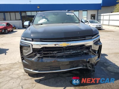 Piąte zdjęcie samochodu w środku: 2025 CHEVROLET TAHOE K1500 PREMIER VIN:1GNS6SRD1SR115897 - miniatura