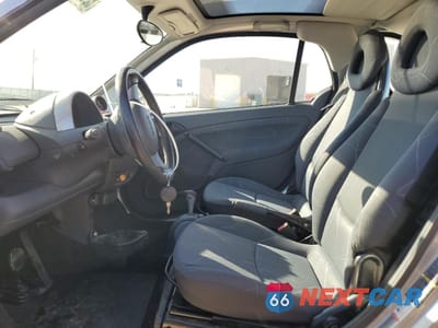 Zdjęcie 7 z 12 samochodu: 2006 SMART FORTWO VIN:WMEAJ00F66J290755 - miniatura