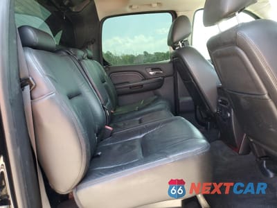 Zdjęcie 10 z 14 samochodu: 2010 CADILLAC ESCALADE EXT PREMIUM VIN:3GYVKNEF1AG245049 - miniatura