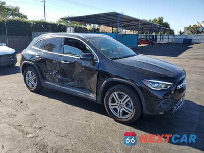 Czwarte zdjęcie samochodu z boku: 2022 MERCEDES-BENZ GLA 250 4MATIC VIN:W1N4N4HB1NJ371629 - miniatura