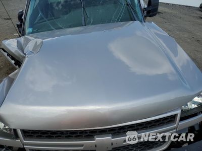 Zdjęcie 11 z 12 samochodu: 2004 CHEVROLET SILVERADO K2500 HEAVY DUTY VIN:1GCHK29U94E299298 - miniatura