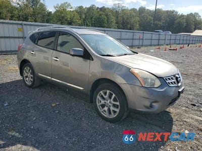 Czwarte zdjęcie samochodu z boku: 2013 NISSAN ROGUE S VIN:JN8AS5MV6DW113816 - miniatura