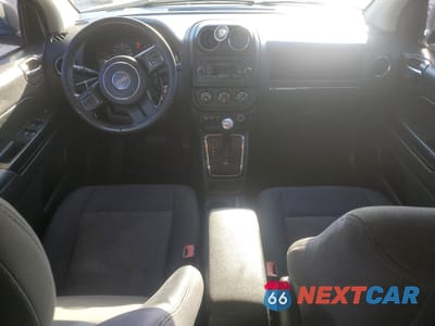 Zdjęcie 8 z 13 samochodu: 2012 JEEP COMPASS LATITUDE VIN:1C4NJCEA9CD652411 - miniatura