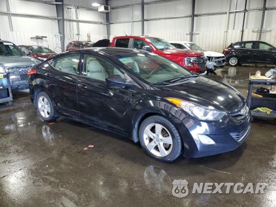 Czwarte zdjęcie samochodu z boku: 2013 HYUNDAI ELANTRA GLS VIN:5NPDH4AE8DH210978 - miniatura