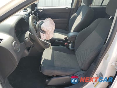 Zdjęcie 7 z 14 samochodu: 2011 JEEP COMPASS SPORT VIN:1J4NT1FB5BD264915 - miniatura