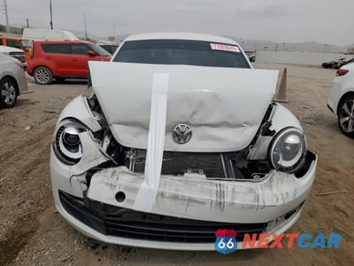 Piąte zdjęcie samochodu w środku: 2016 VOLKSWAGEN BEETLE SE VIN:3VWJ17AT8GM633689 - miniatura