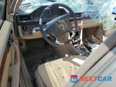 Zdjęcie 8 z 12 samochodu: 1995 MERCEDES-BENZ E 300D VIN:WDBEB31E6SC091657 - miniatura