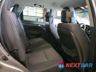 Zdjęcie 11 z 13 samochodu: 2011 KIA SORENTO BASE VIN:5XYKTDA25BG166390 - miniatura