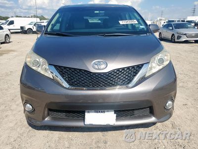 Piąte zdjęcie samochodu w środku: 2011 TOYOTA SIENNA XLE VIN:5TDYK3DC5BS005732 - miniatura