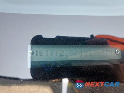 Zdjęcie 12 z 12 samochodu: 1988 CHEVROLET CORVETTE VIN:1G1YY2182J5119581 - miniatura