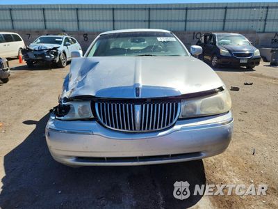 Piąte zdjęcie samochodu w środku: 1999 LINCOLN TOWN CAR CARTIER VIN:1LNHM83W7XY621331 - miniatura