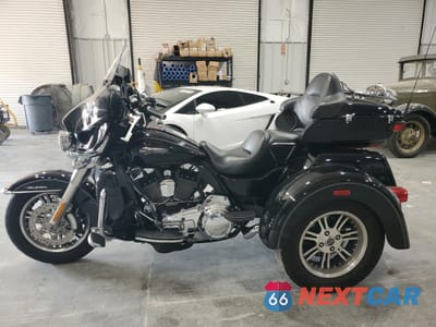 Trzecie zdjęcie samochodu z tyłu: 2016 HARLEY-DAVIDSON FLHTCUTG TRI GLIDE ULTRA VIN:1HD1MAL12GB854665 - miniatura