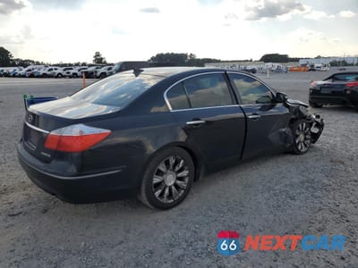 Trzecie zdjęcie samochodu z tyłu: 2011 HYUNDAI GENESIS 3.8L VIN:KMHGC4DE4BU117462 - miniatura