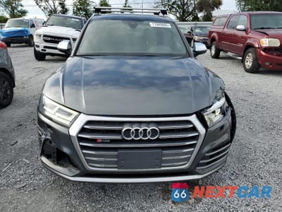 Piąte zdjęcie samochodu w środku: 2018 AUDI SQ5 PREMIUM PLUS VIN:WA1A4AFY7J2009628 - miniatura