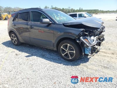Czwarte zdjęcie samochodu z boku: 2023 KIA NIRO LX VIN:KNDCP3LE6P5095579 - miniatura