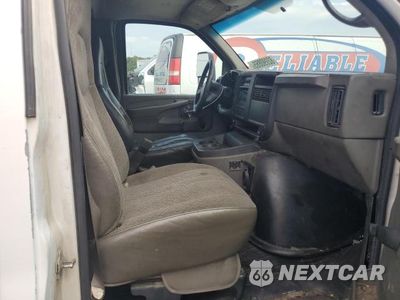 Piąte zdjęcie samochodu w środku: 2006 CHEVROLET EXPRESS G3500 VIN:1GBJG312961164033 - miniatura