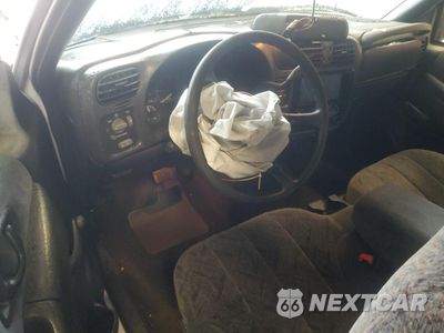 Zdjęcie 8 z 14 samochodu: 1999 GMC SONOMA VIN:1GTCS19X7X8503940 - miniatura