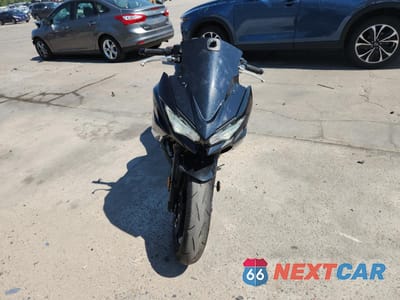 Drugie zdjęcie samochodu z przodu: 2025 KAWASAKI EX650 R VIN:ML5EXER11SDAF6513 - miniatura