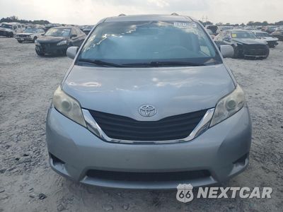 Piąte zdjęcie samochodu w środku: 2013 TOYOTA SIENNA LE VIN:5TDKK3DC2DS304619 - miniatura
