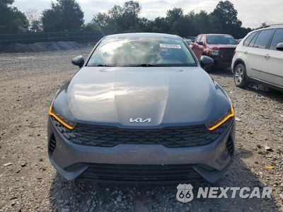 Piąte zdjęcie samochodu w środku: 2022 KIA K5 LXS VIN:5XXG14J26NG111015 - miniatura