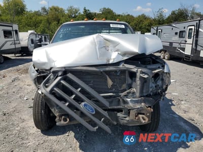 Piąte zdjęcie samochodu w środku: 2000 FORD F350 SUPER DUTY VIN:1FDWF37F4YEB93073 - miniatura