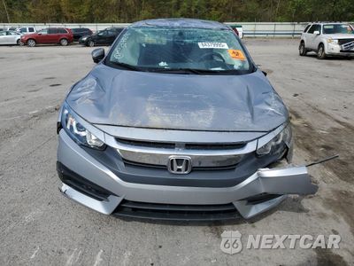 Piąte zdjęcie samochodu w środku: 2018 HONDA CIVIC LX VIN:19XFC2F56JE006247 - miniatura