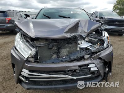 Piąte zdjęcie samochodu w środku: 2019 TOYOTA HIGHLANDER SE VIN:5TDJZRFH3KS712417 - miniatura