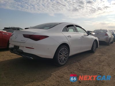 Trzecie zdjęcie samochodu z tyłu: 2024 MERCEDES-BENZ CLA 250 4MATIC VIN:W1K5J4HB8RN455717 - miniatura