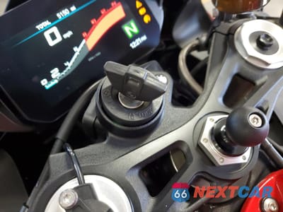 Zdjęcie 8 z 11 samochodu: 2020 BMW S 1000 RR VIN:WB10E2309LZJ28825 - miniatura